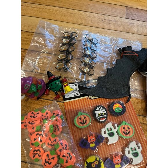 Bundle of Halloween party favors - Picture 12 of 12